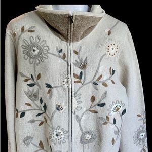 Icelandic Design Zippered Creme /White Appliquéd Sweater Jacket, Size Small.